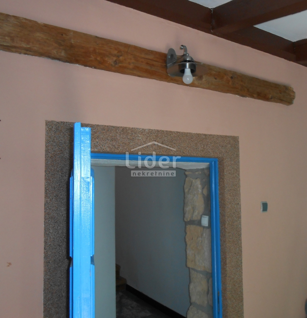 GRIŽANE Casa con 4 appartamenti, piscina, sauna e jacuzzi