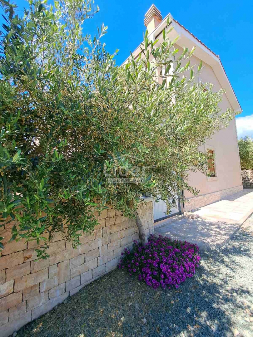 KRK (dintorni) Villetta con piscina e vista mare