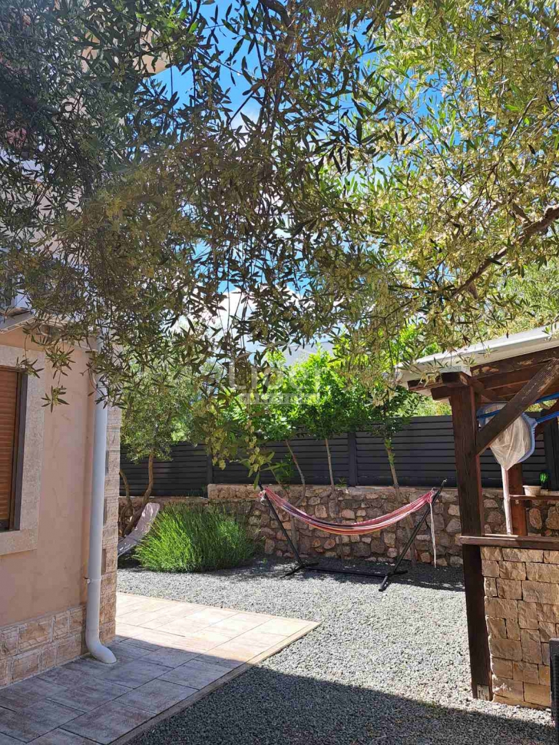 KRK (dintorni) Villetta con piscina e vista mare