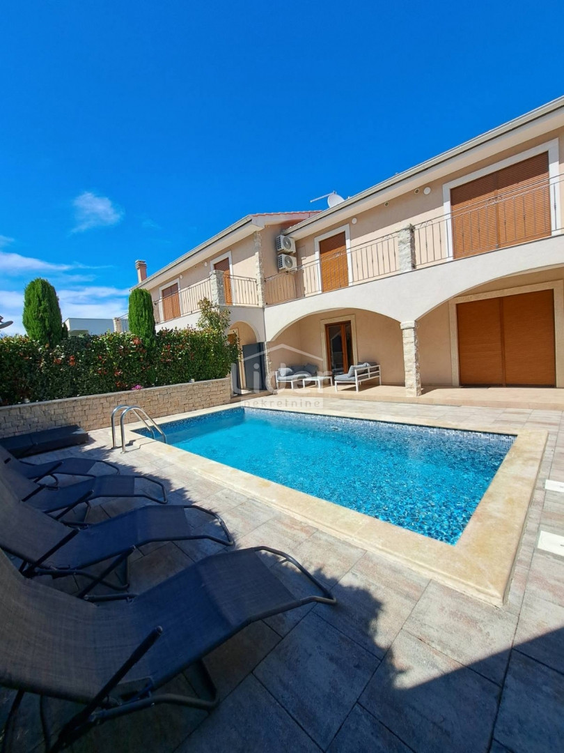 KRK (dintorni) Villetta con piscina e vista mare