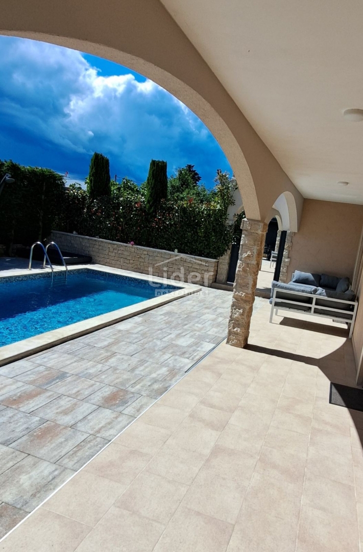 KRK (dintorni) Villetta con piscina e vista mare