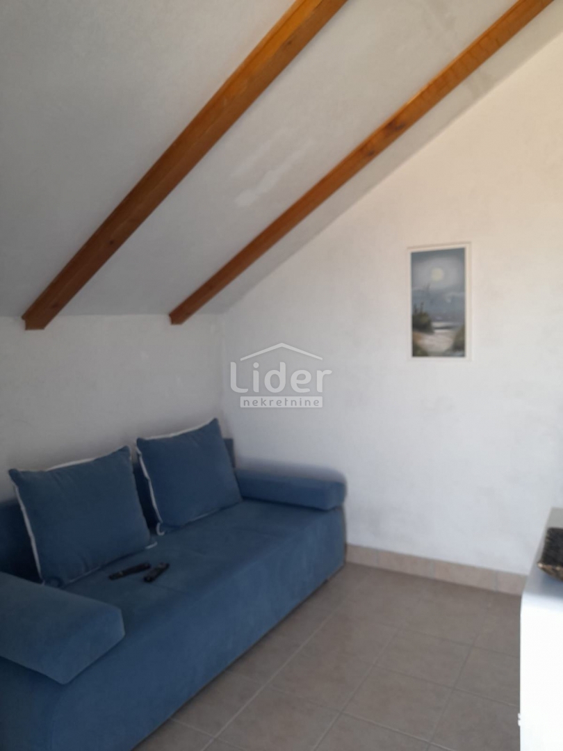 KLENOVICA (ENTROTERRA) Casa in un ambiente tranquillo