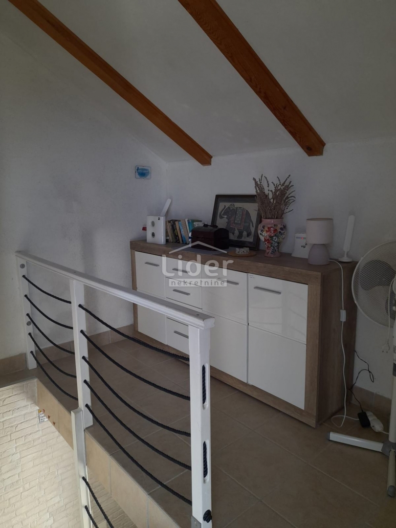 KLENOVICA (ENTROTERRA) Casa in un ambiente tranquillo