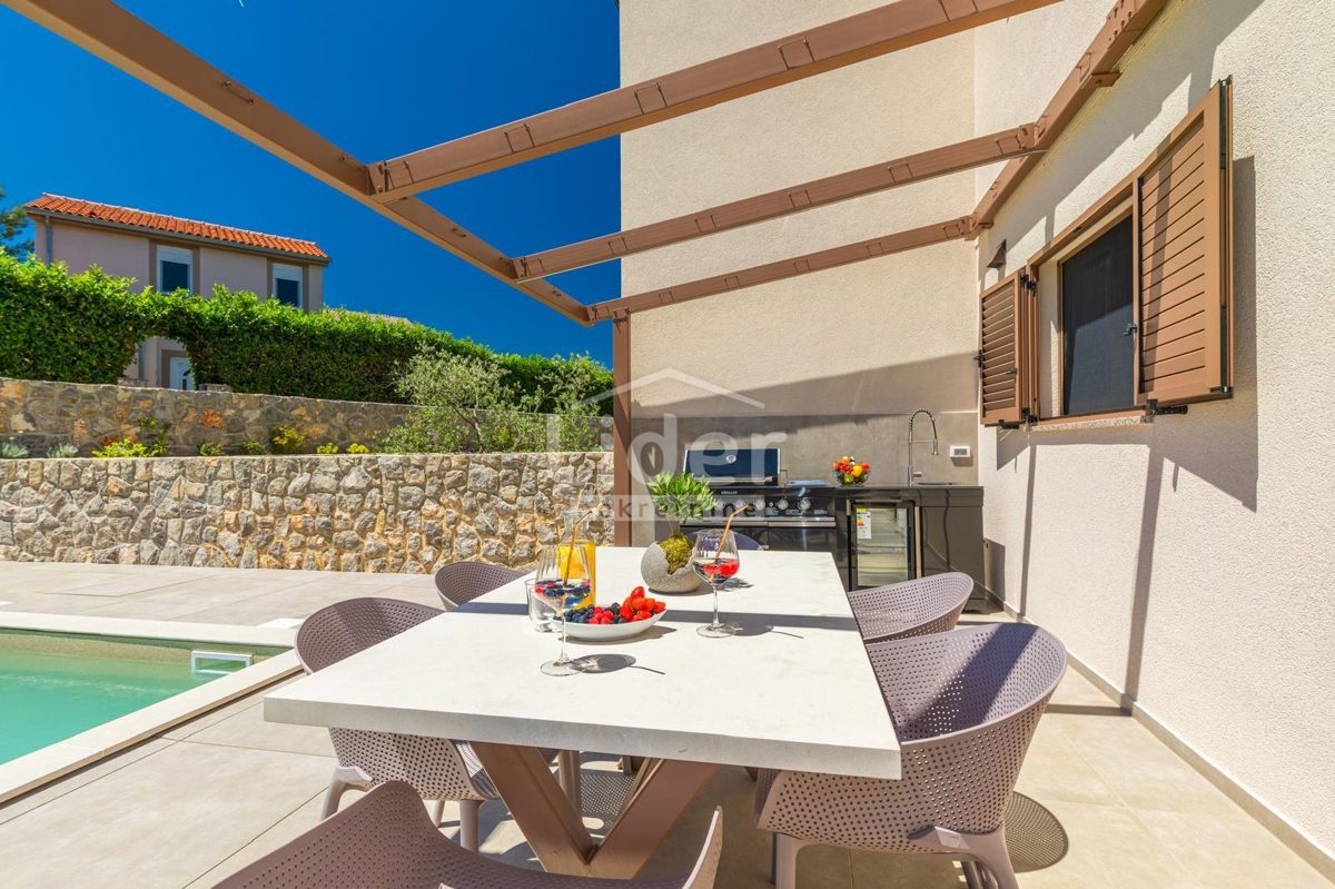 VEGLIA Casa vacanze con piscina, nuova costruzione