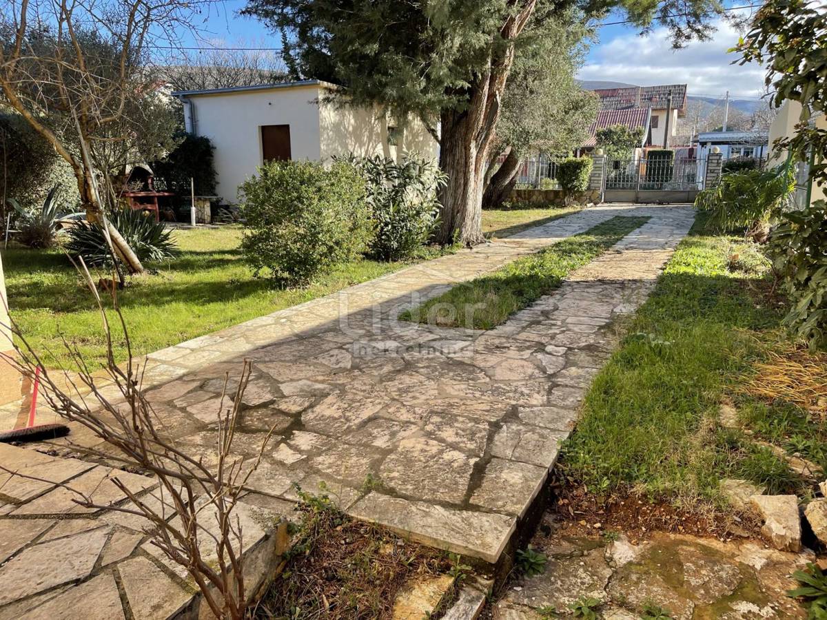 Gornji Karin, casa in prima fila sul mare