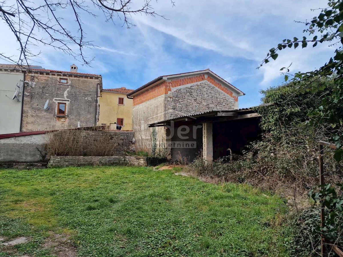 Višnjan, Casa in pietra d'Istria in una splendida posizione