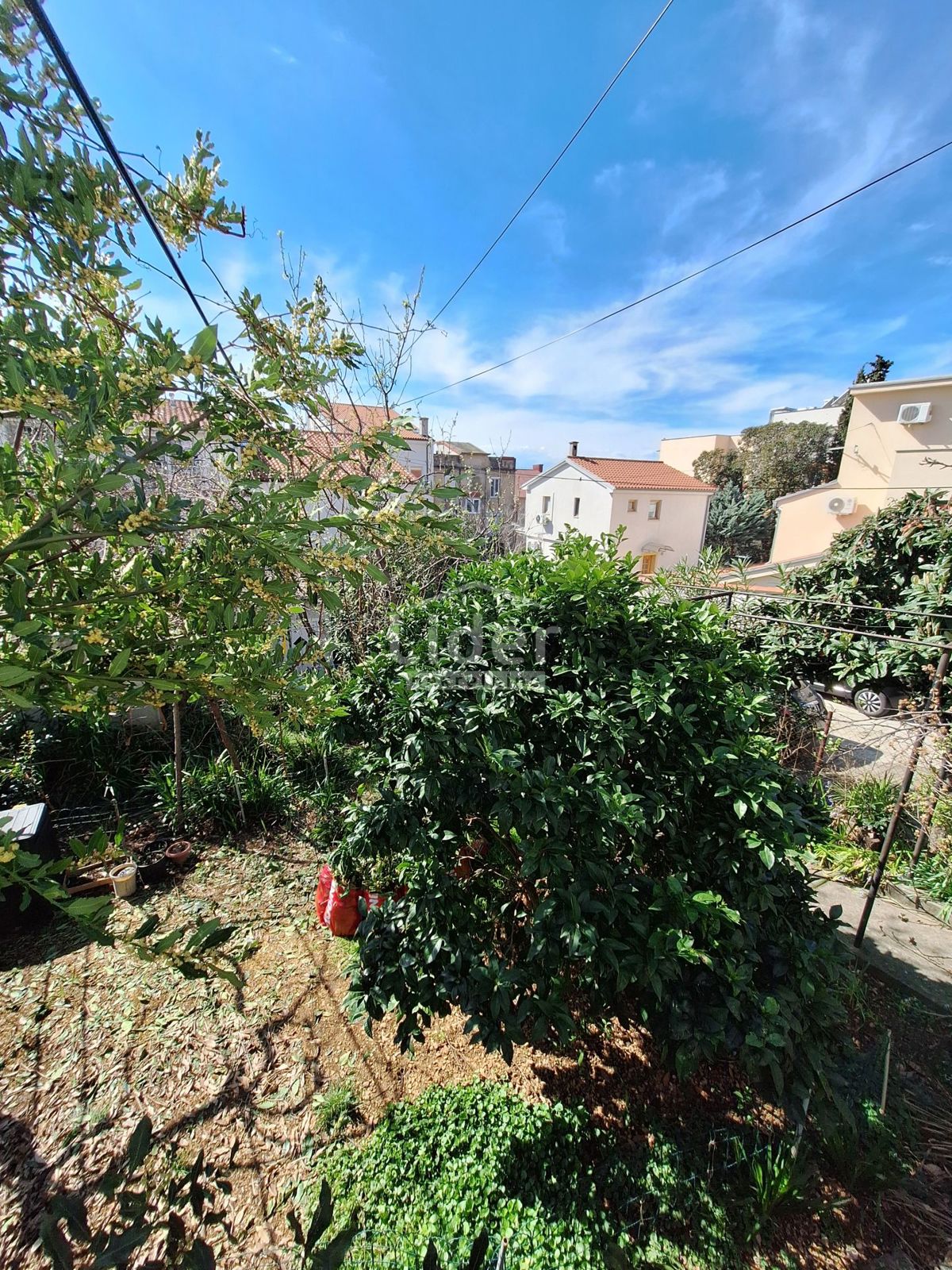 CRIKVENICA Appartamento a 200 mt dal mare con giardino