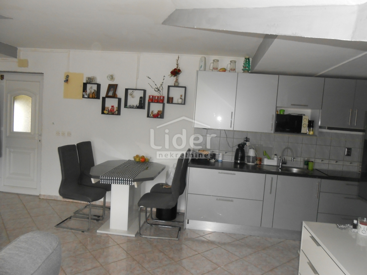 KASTAV Appartamento in un ambiente tranquillo di 57 m2