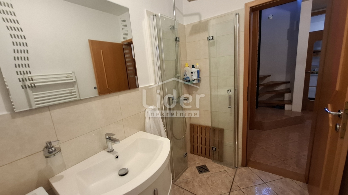 VIŠKOVO-casa familiare