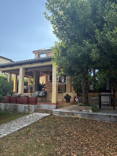 VIŠKOVO-casa familiare