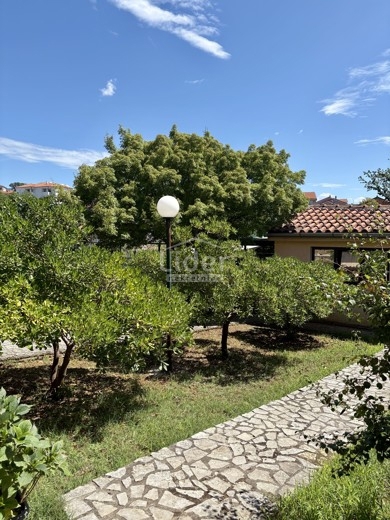 VIŠKOVO-casa familiare