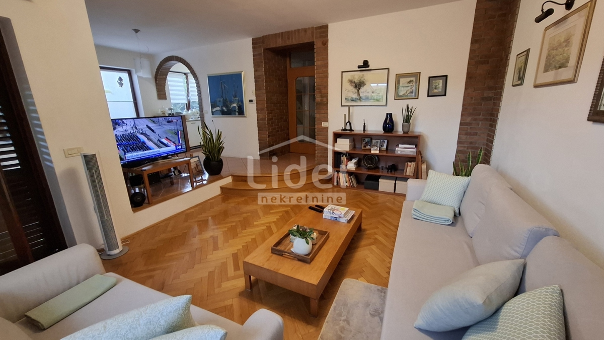 VIŠKOVO-casa familiare