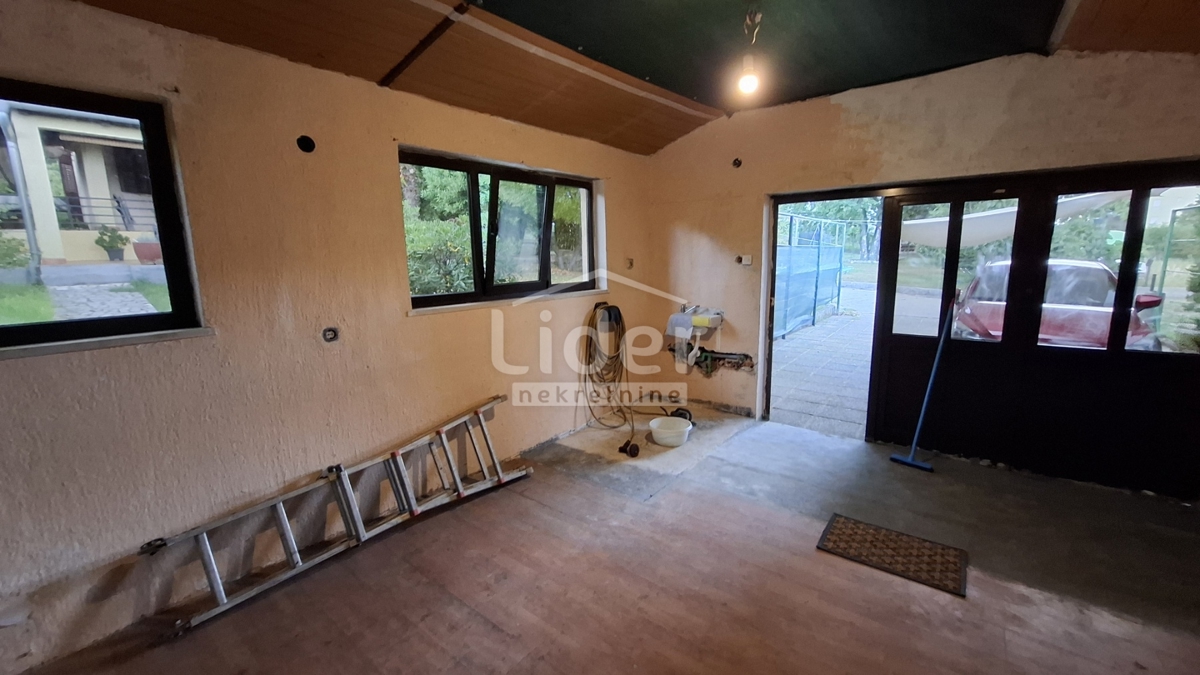 VIŠKOVO-casa familiare