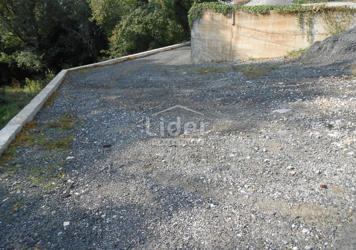 ANTOVO (GRIŽANE) Terreno edificabile di 1126 m2