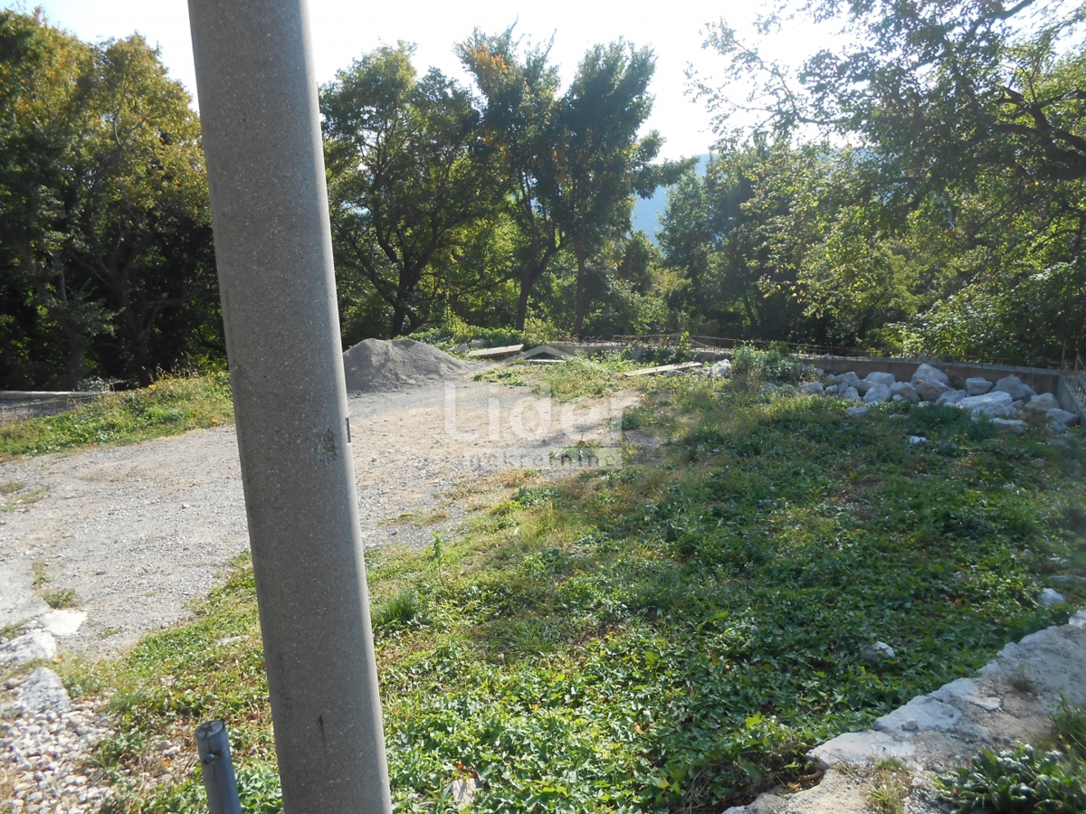 ANTOVO (GRIŽANE) Terreno edificabile di 1126 m2