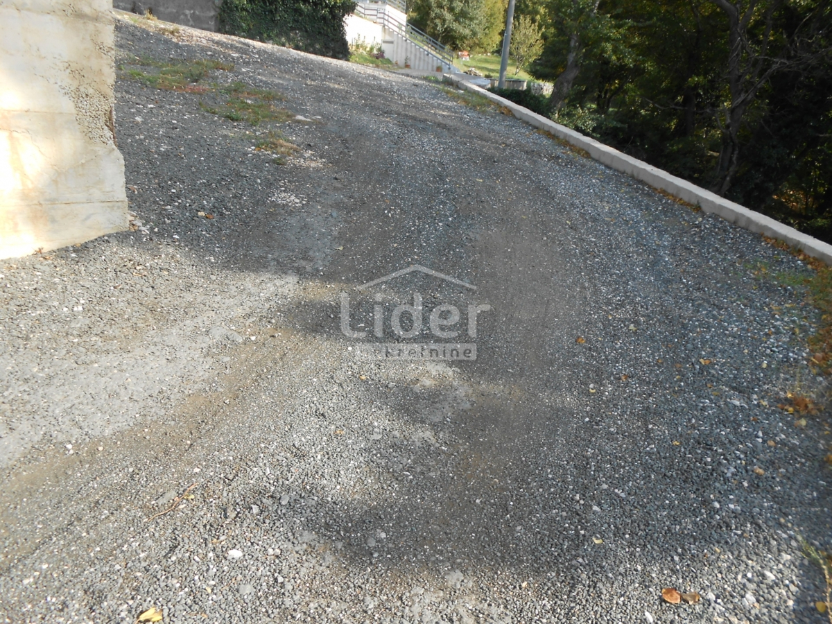 ANTOVO (GRIŽANE) Terreno edificabile di 1126 m2