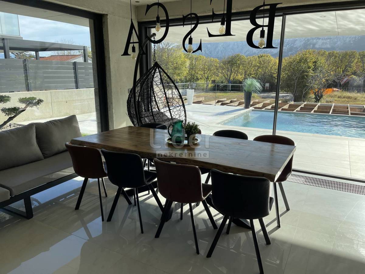 Isola di Krk - Baška, Villa di design urbano con piscina