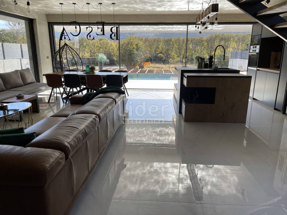 Isola di Krk - Baška, Villa di design urbano con piscina
