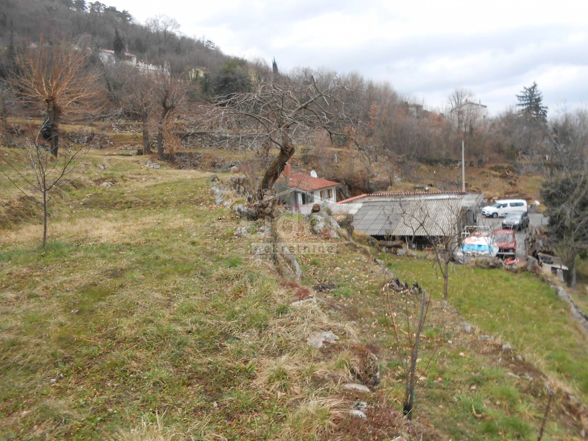 RUKAVAC Officina e casa su un terreno di 5542 m2