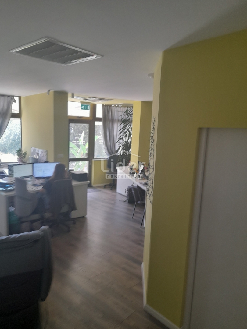 Commerciale Krnjevo, Rijeka, 48m2