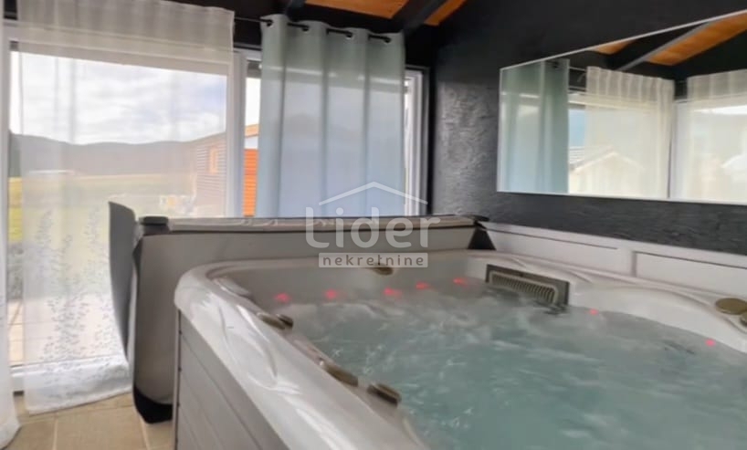 Casa Ravna Gora, 345m2