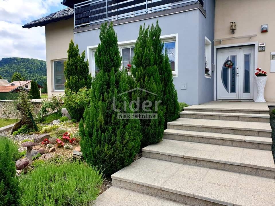 Casa Ravna Gora, 345m2