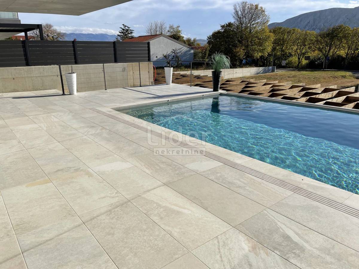 Isola di Krk - Baška, Villa di design urbano con piscina