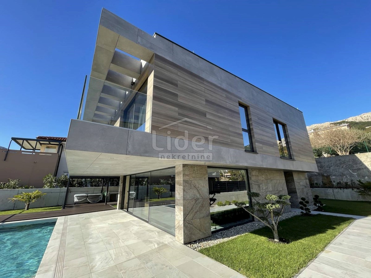 Isola di Krk - Baška, Villa di design urbano con piscina