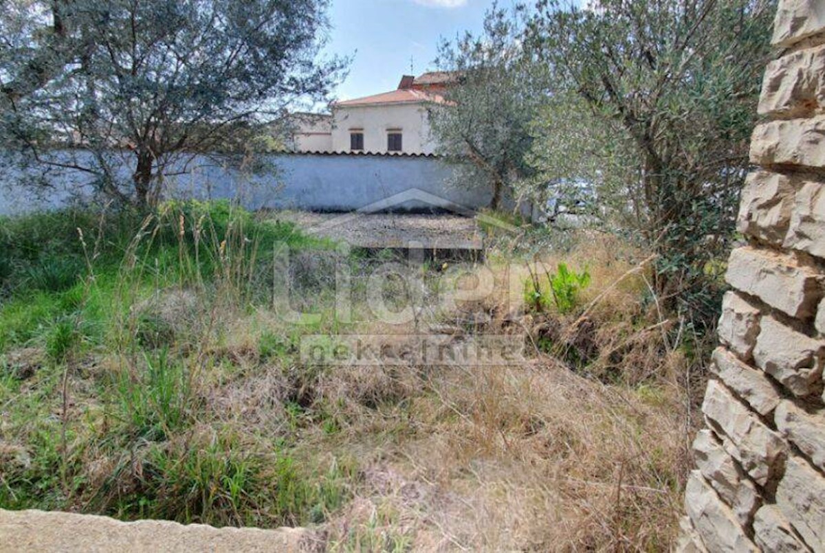 Casa con un cortile vicino a Kanfanar, 200m2