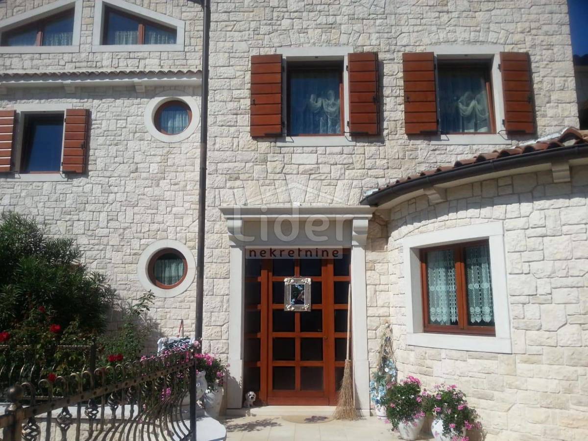 Casa Nova Vas, Poreč, 850m2