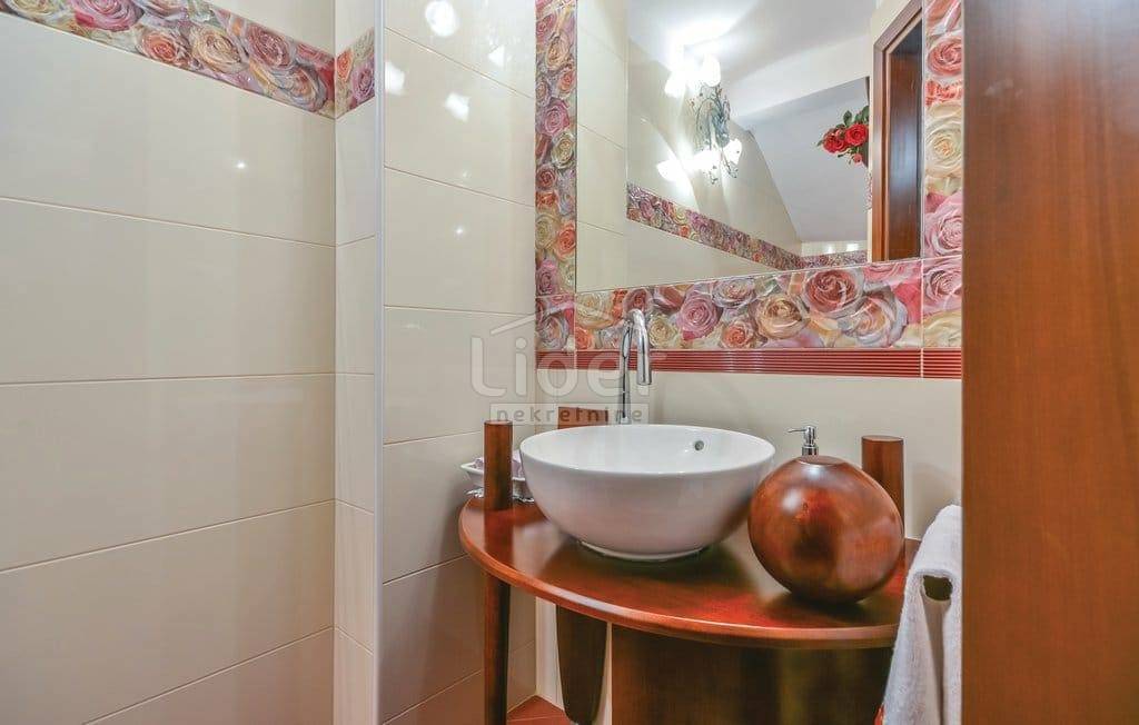 Casa Nova Vas, Poreč, 850m2