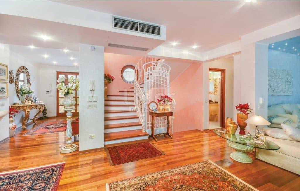 Casa Nova Vas, Poreč, 850m2