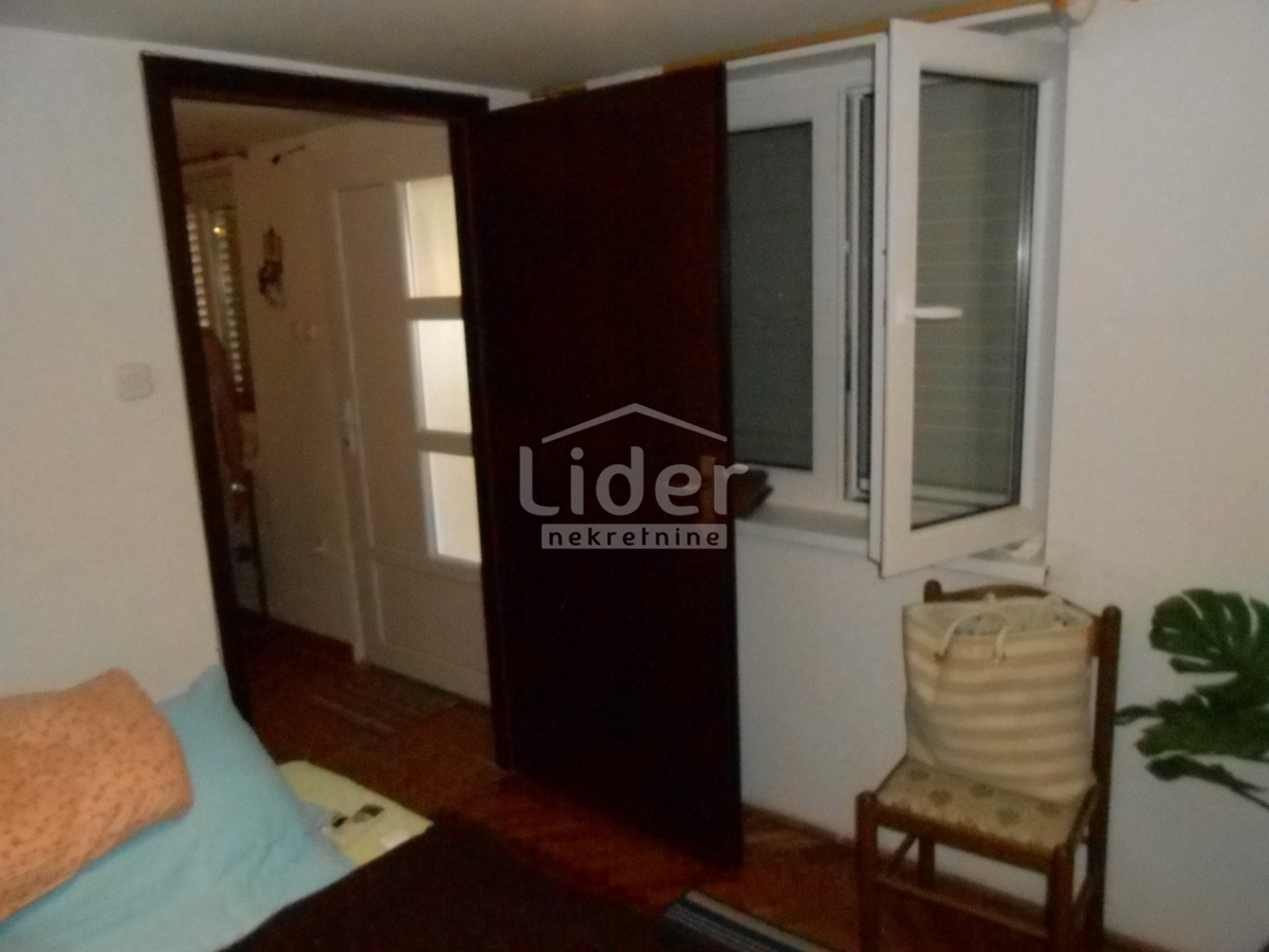 DRAMALJ Appartamento a 100 m dal mare, terrazza e giardino