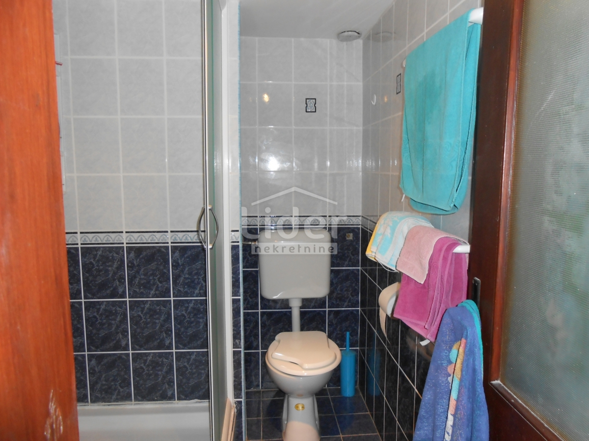 DRAMALJ Appartamento a 100 m dal mare, terrazza e giardino