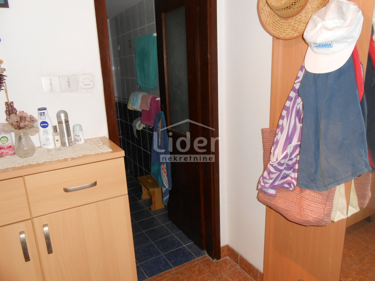 DRAMALJ Appartamento a 100 m dal mare, terrazza e giardino