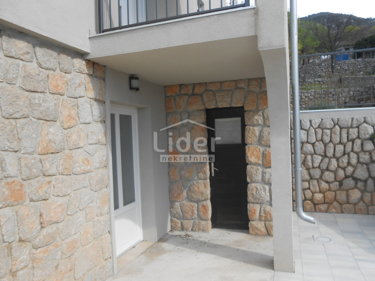 LUKOVO (ENTROTERRA) Ottima casa, ampio giardino