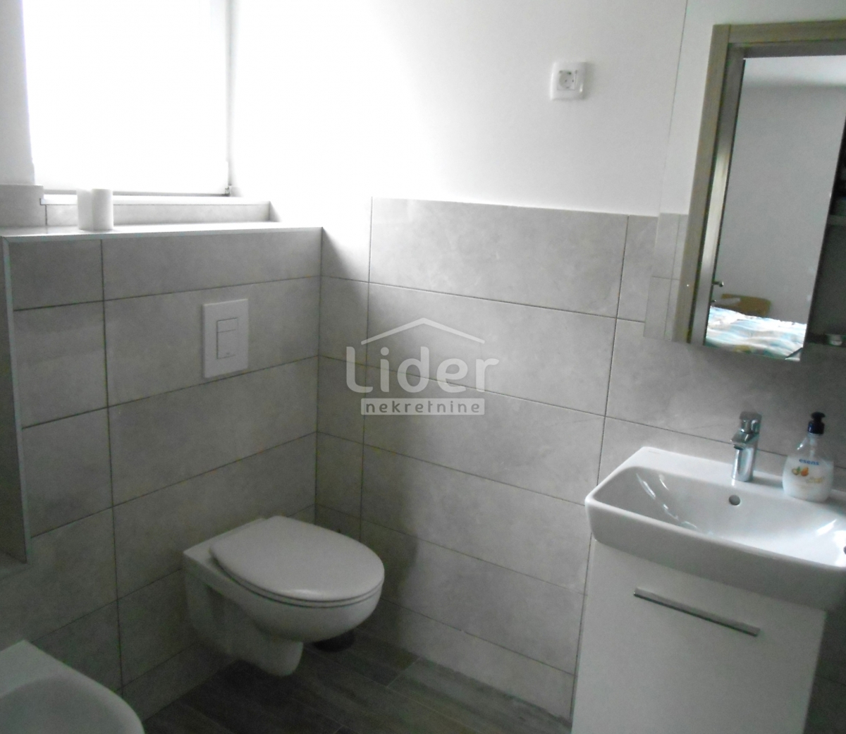 LUKOVO (ENTROTERRA) Ottima casa, ampio giardino