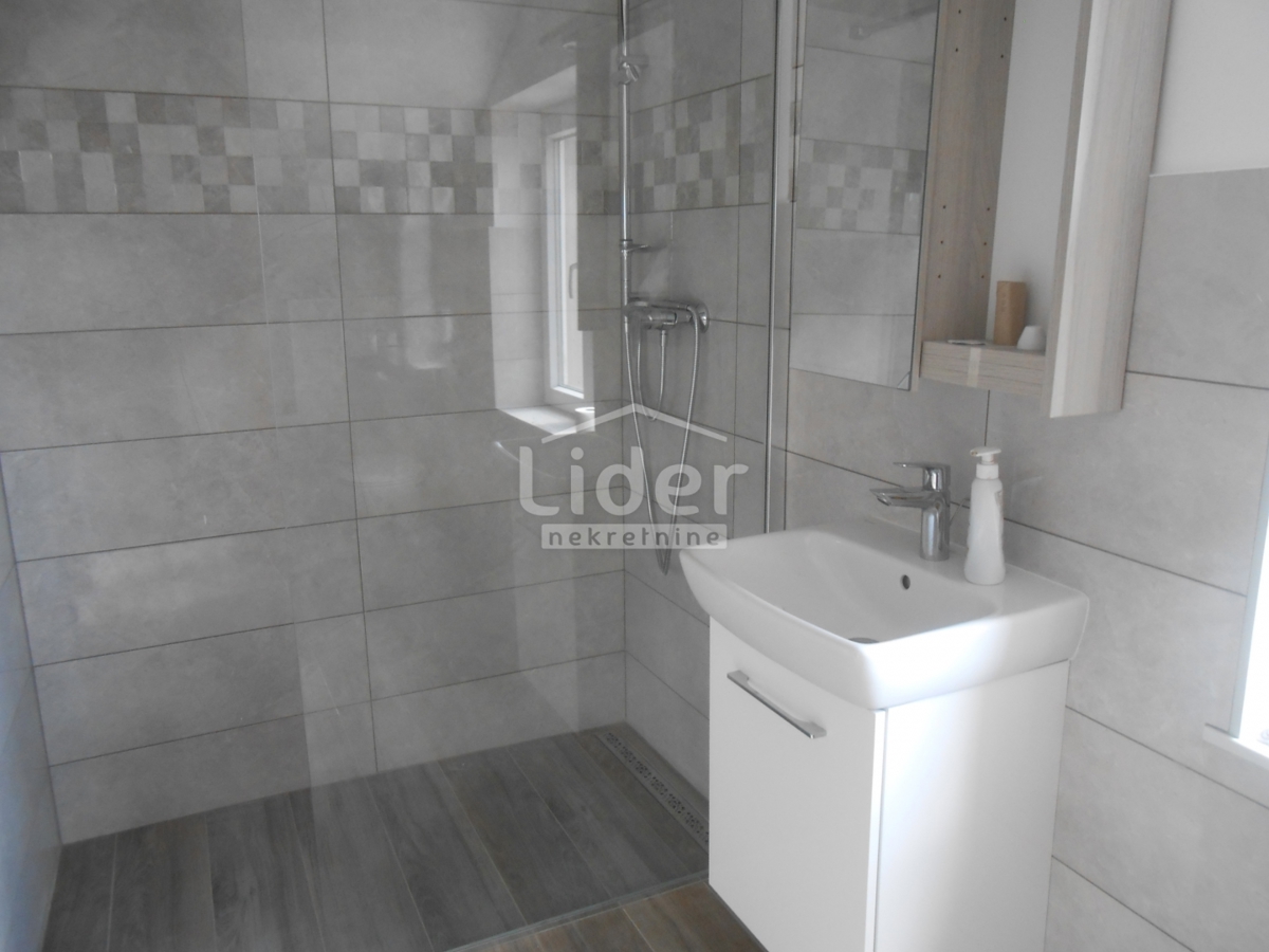 LUKOVO (ENTROTERRA) Ottima casa, ampio giardino