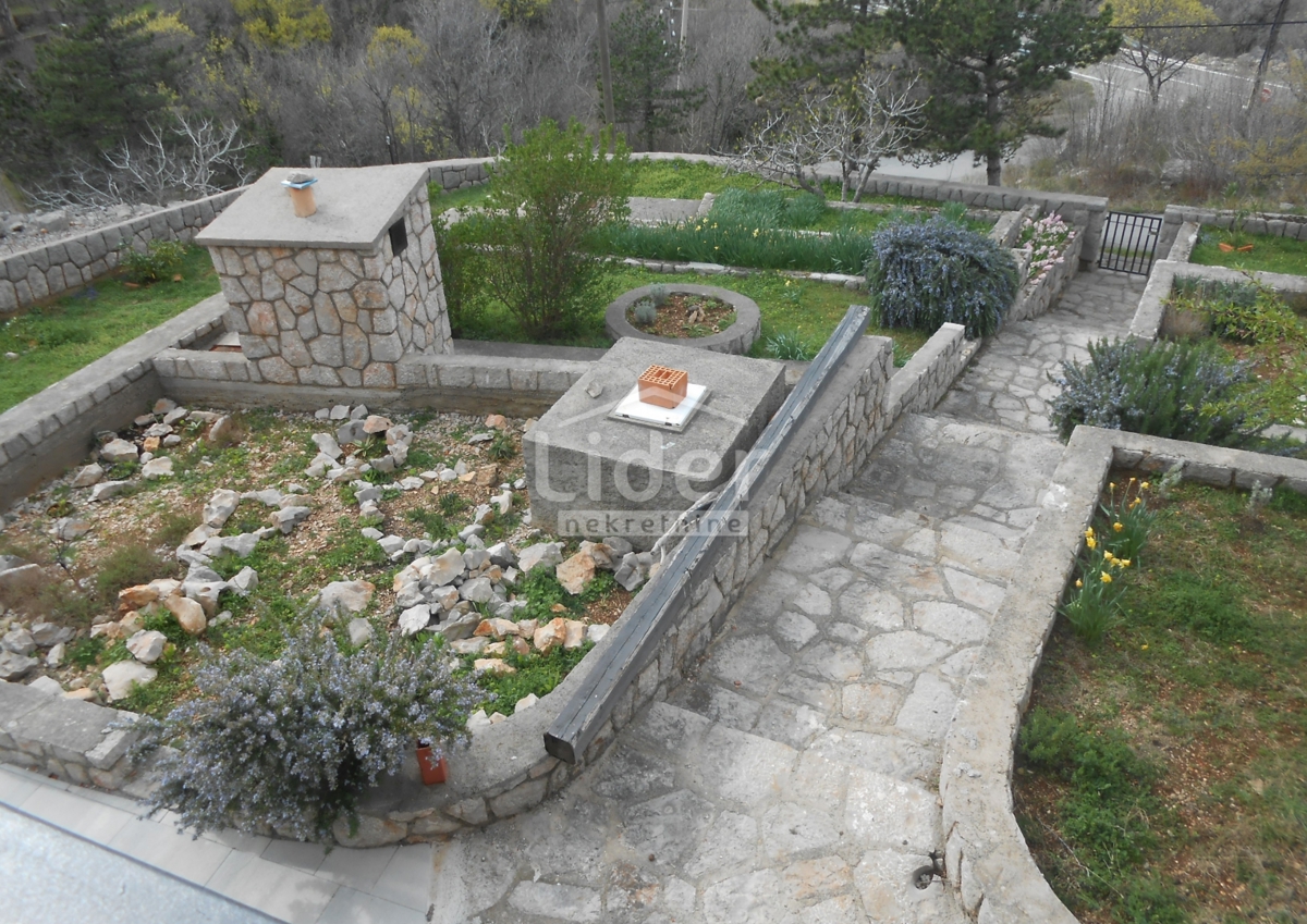 LUKOVO (ENTROTERRA) Ottima casa, ampio giardino