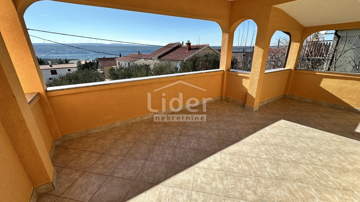 Casa con 2 appartamenti a 250 metri dal mare