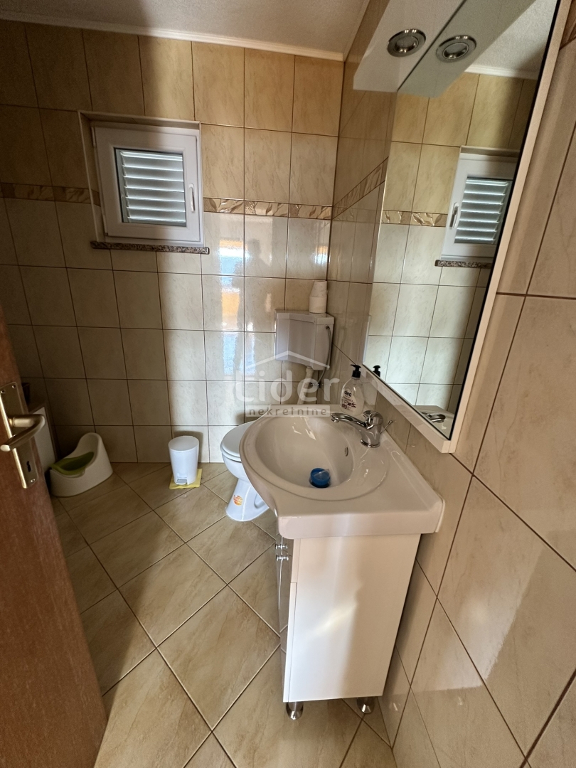 Casa con 2 appartamenti a 250 metri dal mare