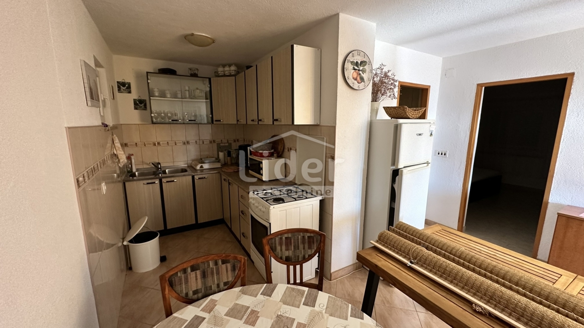 Casa con 2 appartamenti a 250 metri dal mare