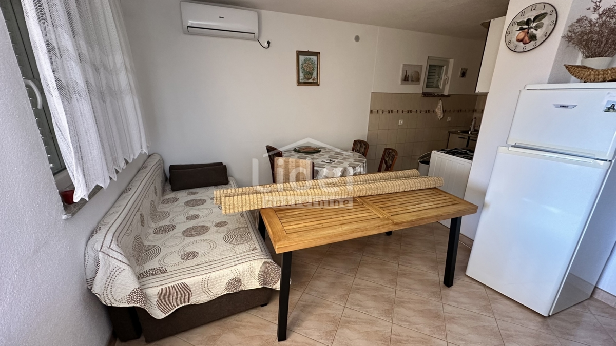 Casa con 2 appartamenti a 250 metri dal mare