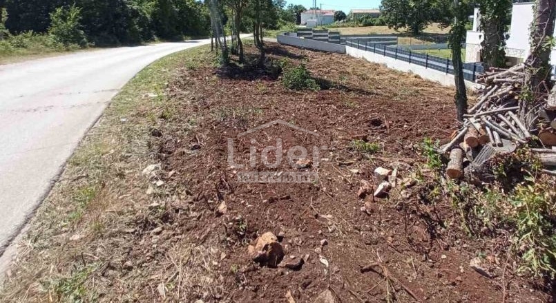 Terreno Juršići, Svetvinčenat, 700m2