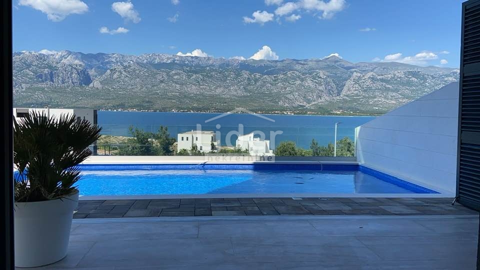 Appartamento di lusso con piscina a soli 100 m dal mare