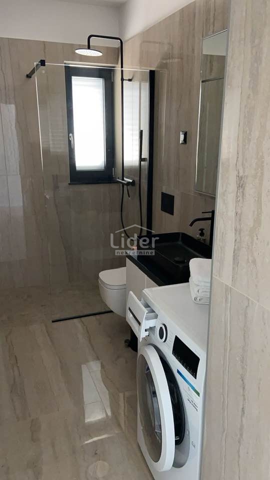 Appartamento di lusso con piscina a soli 100 m dal mare