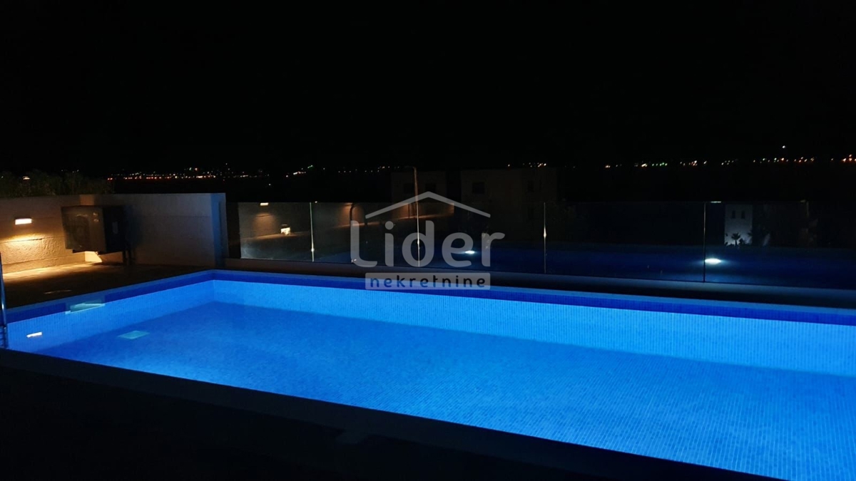 Appartamento di lusso con piscina a soli 100 m dal mare