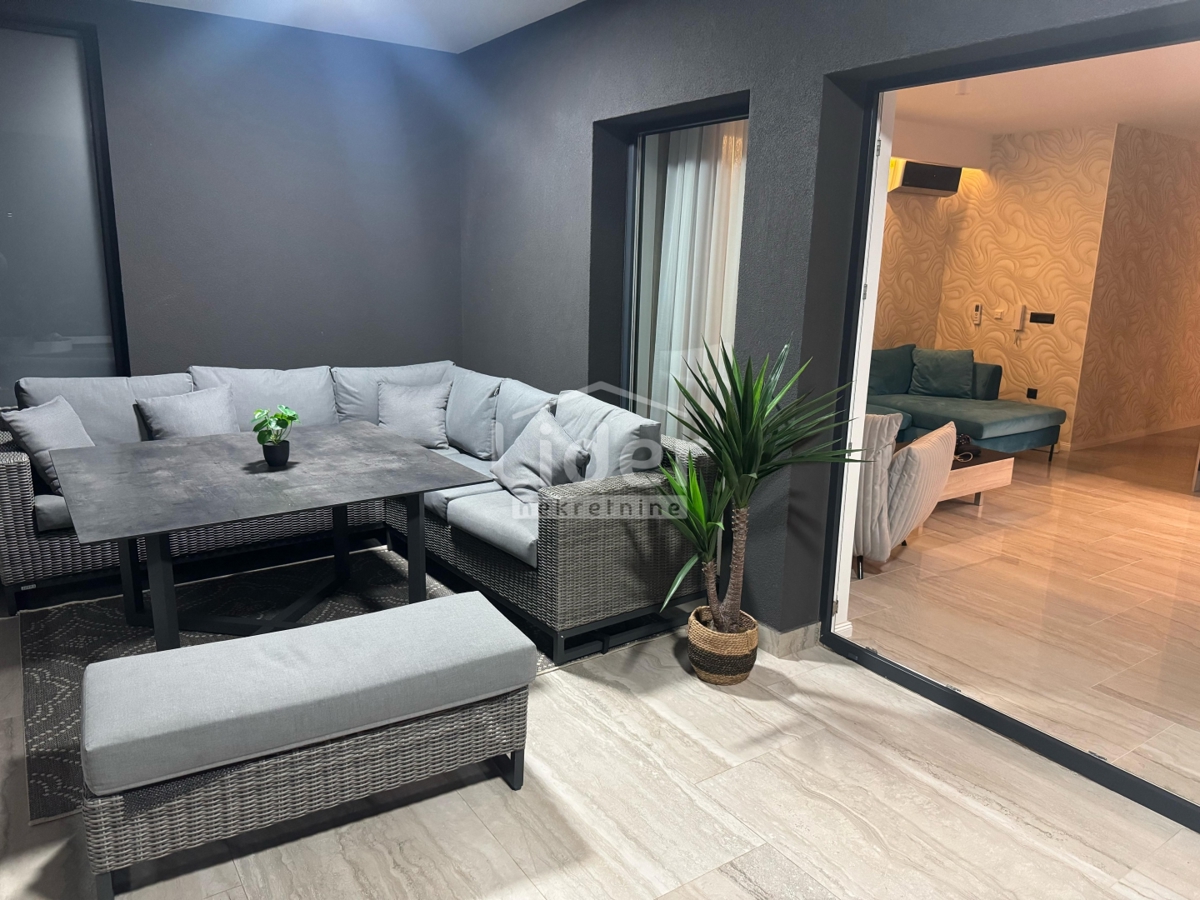 Appartamento di lusso con piscina a soli 100 m dal mare