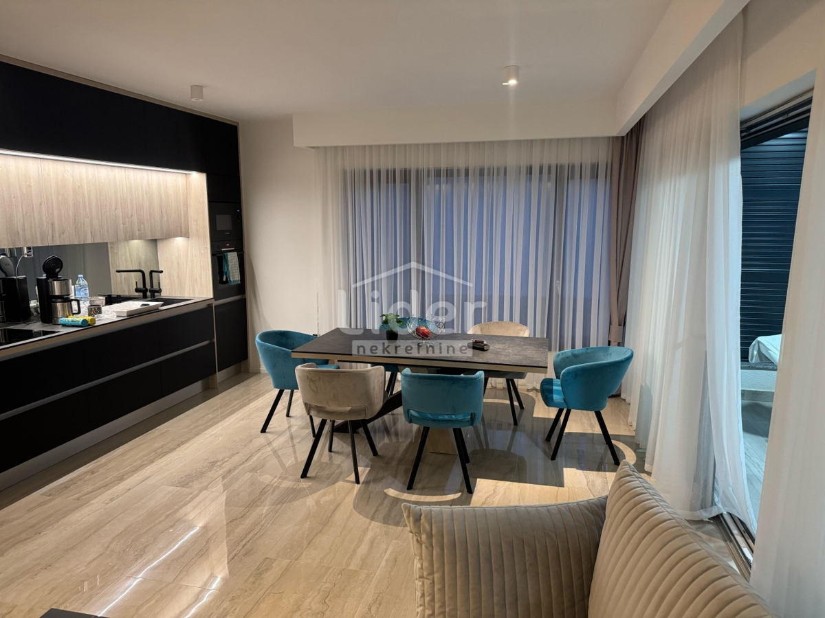 Appartamento di lusso con piscina a soli 100 m dal mare