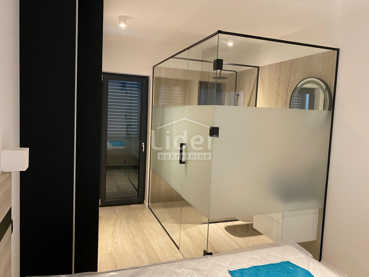 Appartamento di lusso con piscina a soli 100 m dal mare